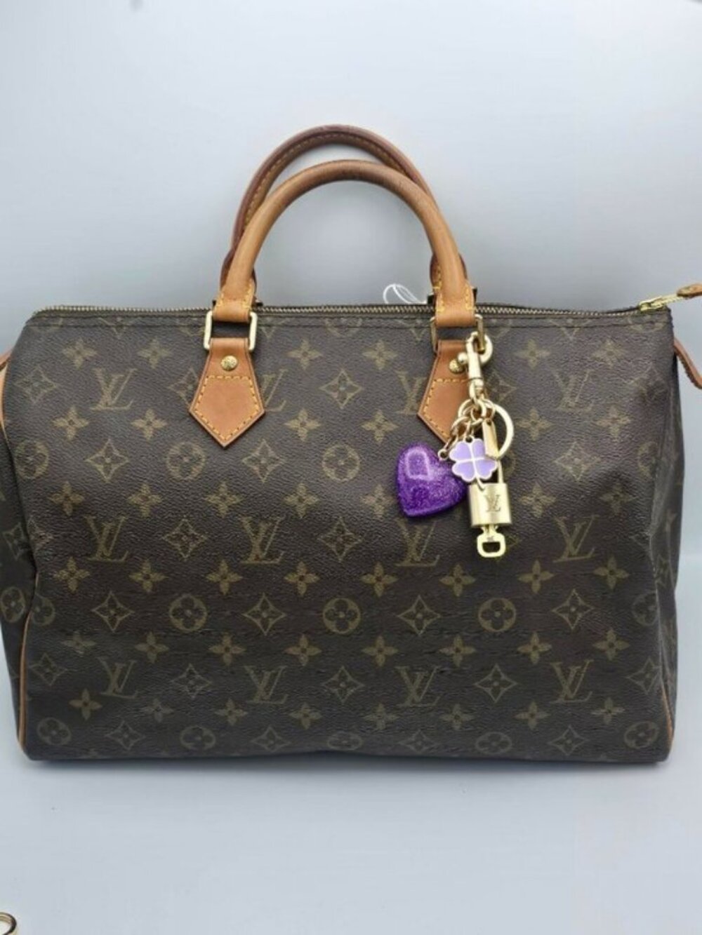 Authentic Louis Vuitton Gold Padlock 🔒Shiny LV Key + Unbranded Heart Bag Charm - Picture 3 of 10